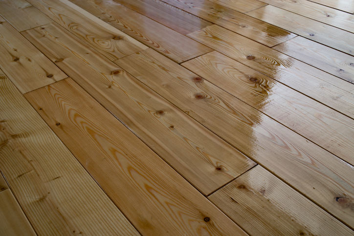 Combien coûte la vitrification d’un parquet ?